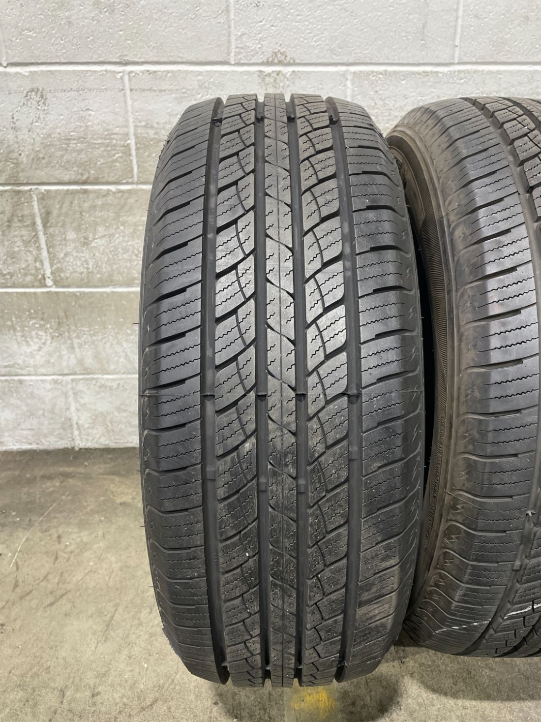 2x P255/60R18 West Lake SU 318 H/T 11/32 112 V Used Tires 2556018