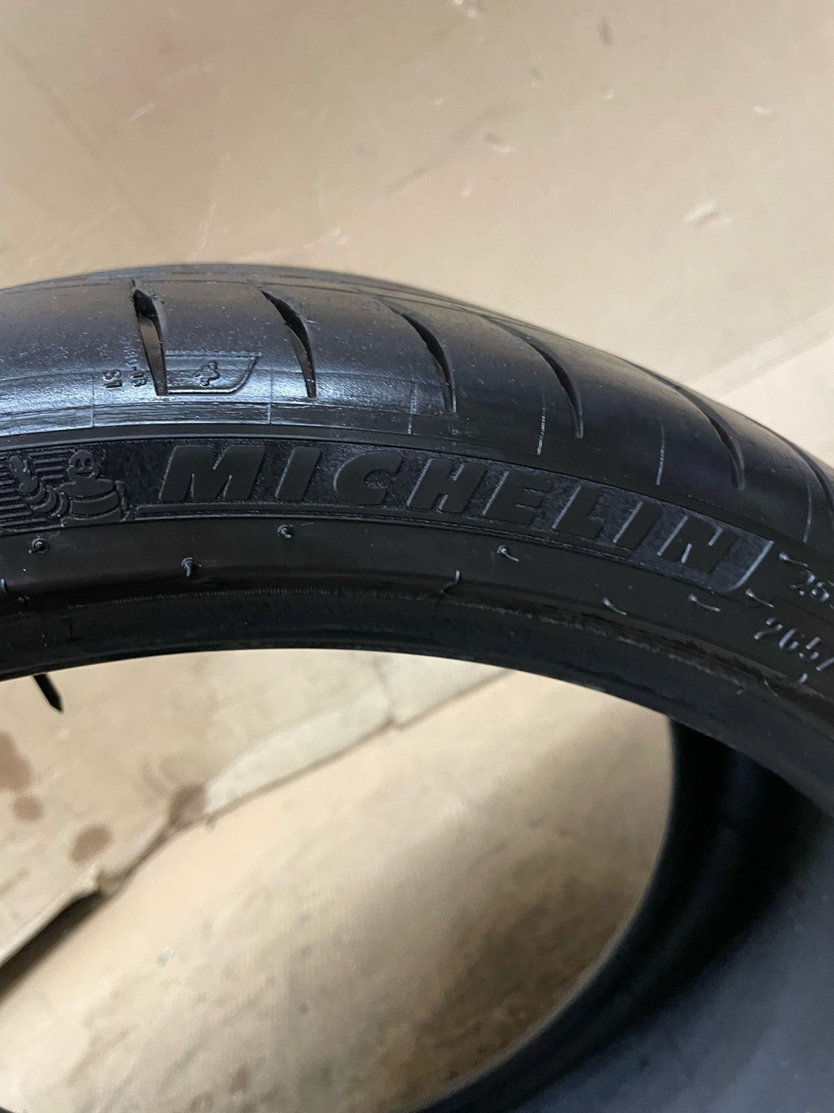 Michelin Pilot Sport 4S 265/30ZR19 93Y Extra Load DOT 6424 Tire