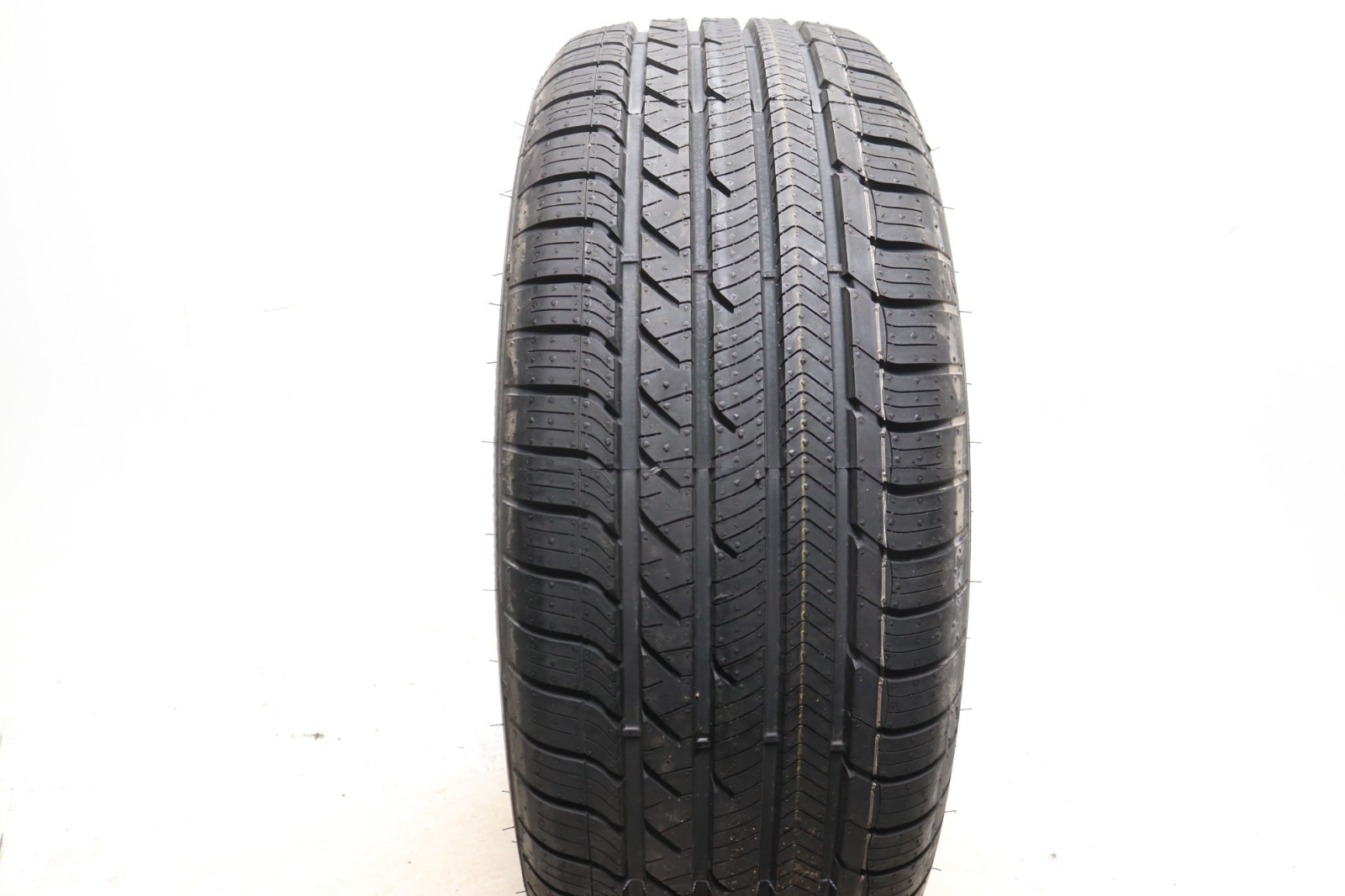 Take Off 235/50R19 Goodyear Eagle Sport AO – 99H – 10.5/32 No Repairs