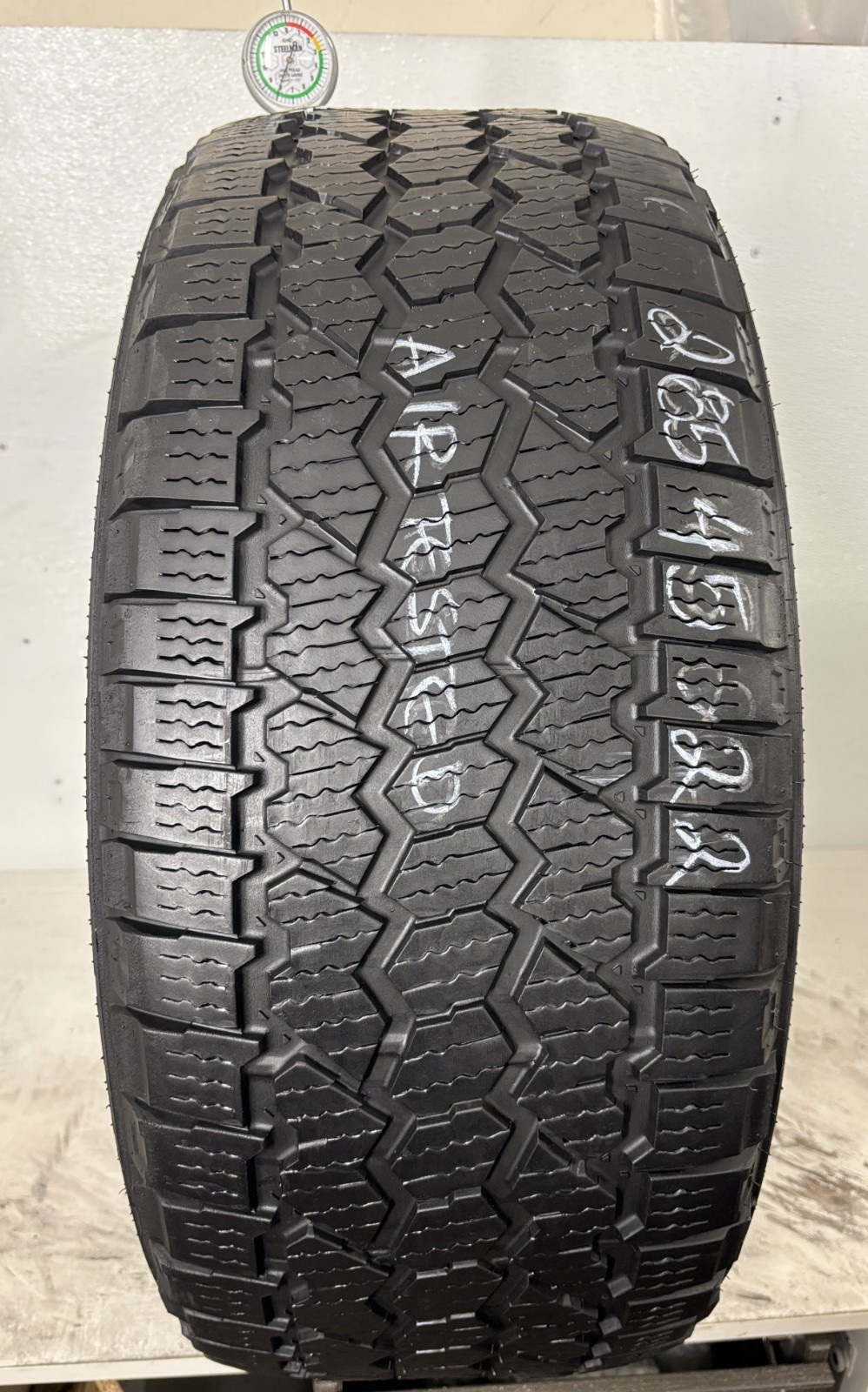1 Tire 285 45 22 Bridgestone Dueler A/T Ascent (7.00-8.00/32 Tread Left) 114H