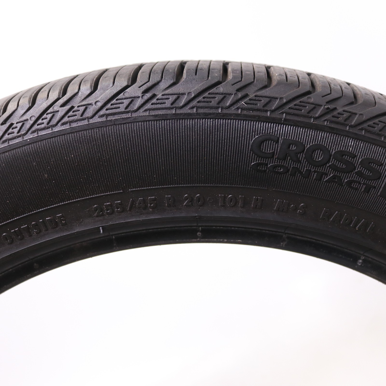 Set of 4 Used 255/45R20 Continental CrossContact LX Sport AO – 101H – 8.5-9.5/32