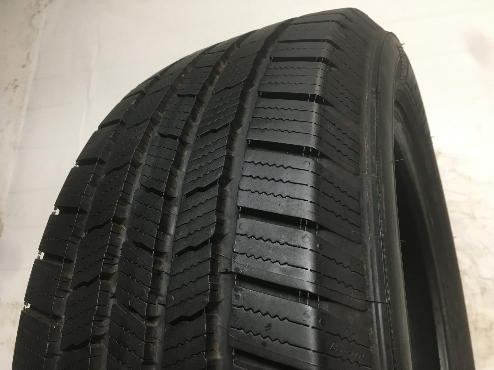 [1] Michelin X LT A/S P235/55R19 235 55 19 Tire – Driven Once