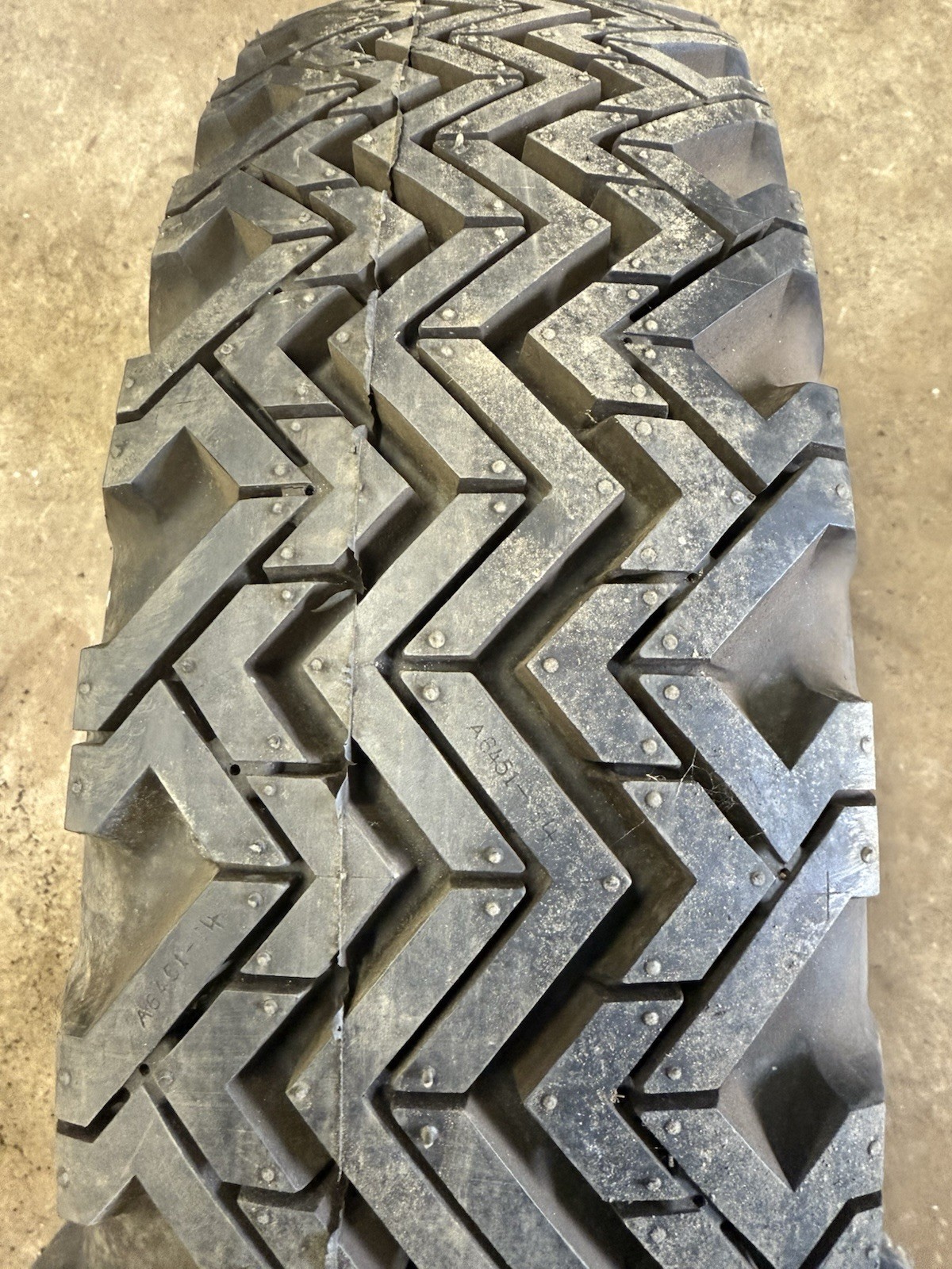 Vintage Firestone 9.50R16.5 Town& Country BSW (1 Tire) 8ply NOS