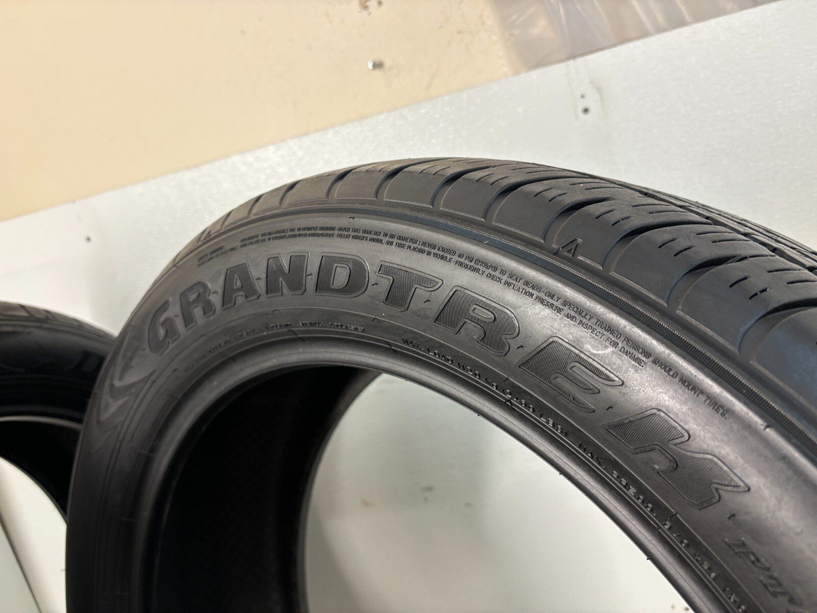 NO SHIPPING ONLY LOCAL PICK UP Set 4 Tires 265 50 22 Dunlop Grandtrek PT5A