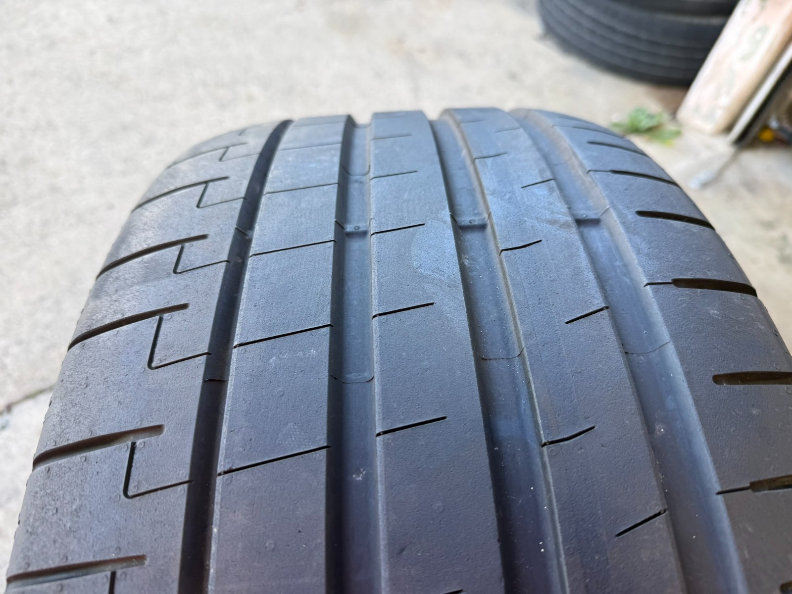 2 Pirelli P ZERO (PZ5) 285/35R23 110Y Ultra High Performance Summer UHP LUCID
