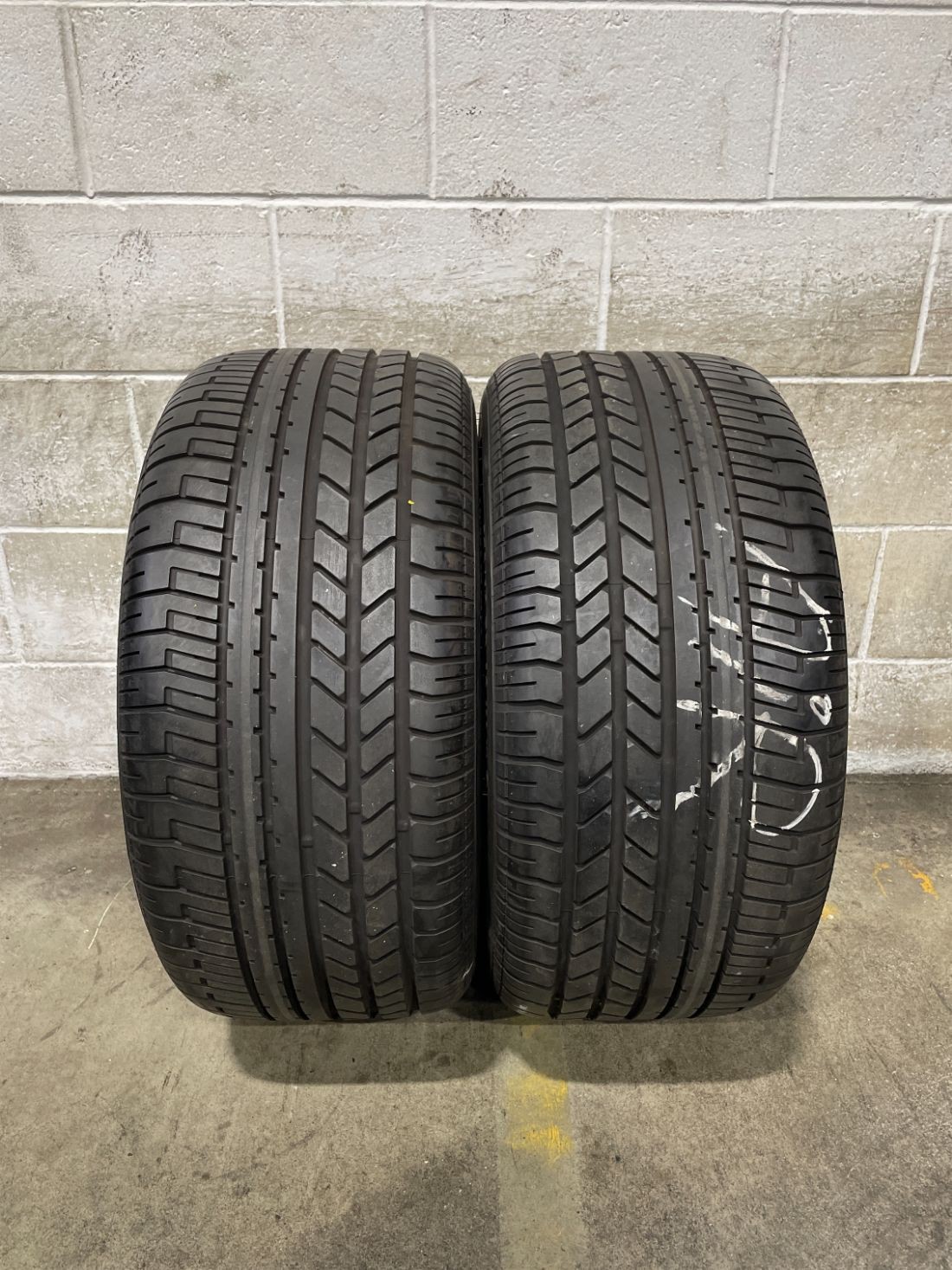 2x P275/40R18 Pirelli P Zero Asimmetrico F 8/32 99 Y Used Tires 2754018
