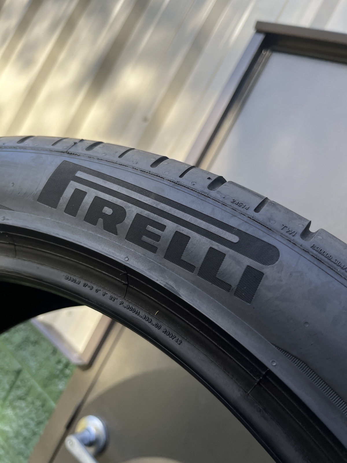 1 Tire Pirelli P Zero PZ4 J LR 265/40ZR22 106Y DOT.3923 6.75/32