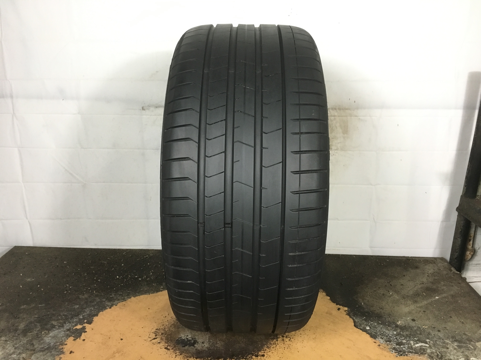 [1] Pirelli P Zero PZ4 Run Flat P315/35R21 315 35 21 Tire 7.75/32