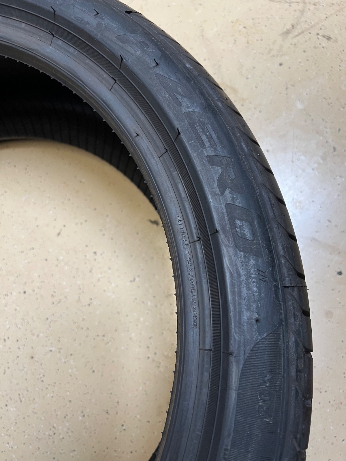 1 – NEW 225/40R18 XL (92W) Pirelli P Zero Run Flat (MOE) Mercedes OEM – 7098