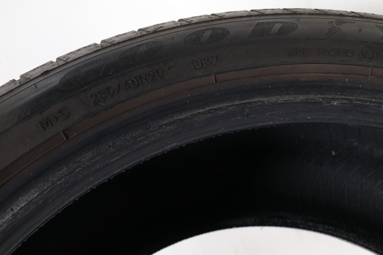 Set of 2 Used 285/40R20 Goodyear Eagle Sport MOExtended – 108V – 7-8/32