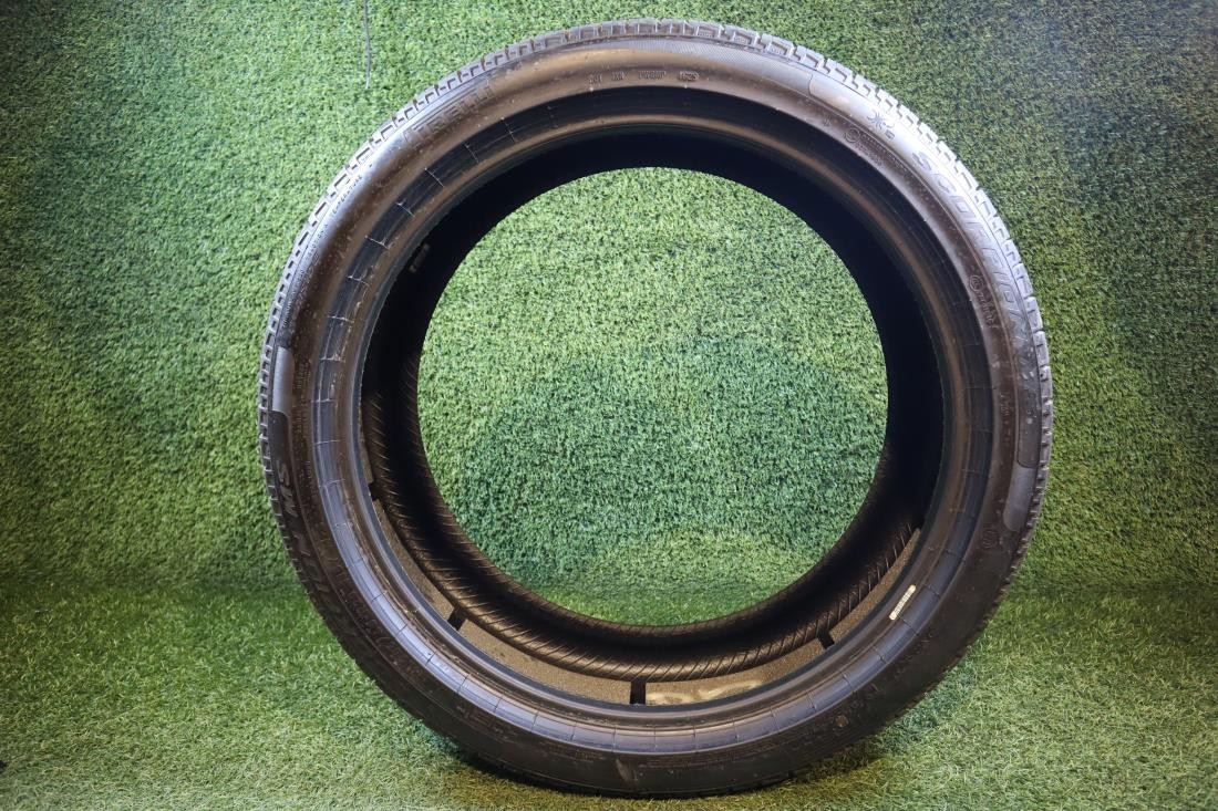 285 40 23 Pirelli Scorpion MS 90% Tread 9/32 115Y #26445