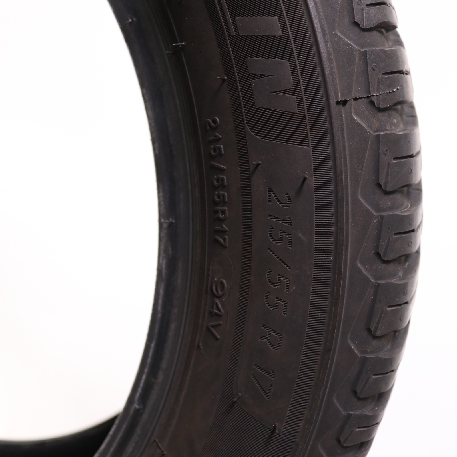 Set of 4 Used 215/55R17 Michelin CrossClimate 2 – 94V – 8.5-9.5/32