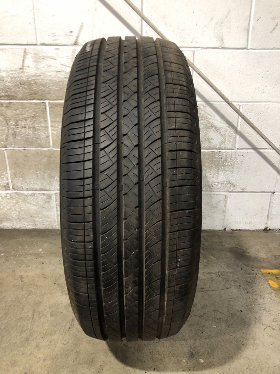 1x P275/60R20 Arroyo Eco Pro H/T 10/32 115 V Used Tire 2756020
