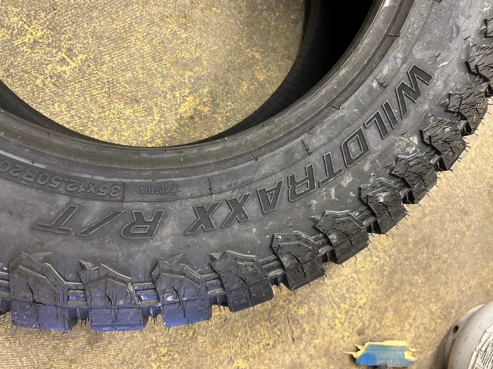 LANDSPIDER WILDTRAXX R/T BSW LT 35 12.50 20 126R 12PLY RUGGED TIRE FRT006B