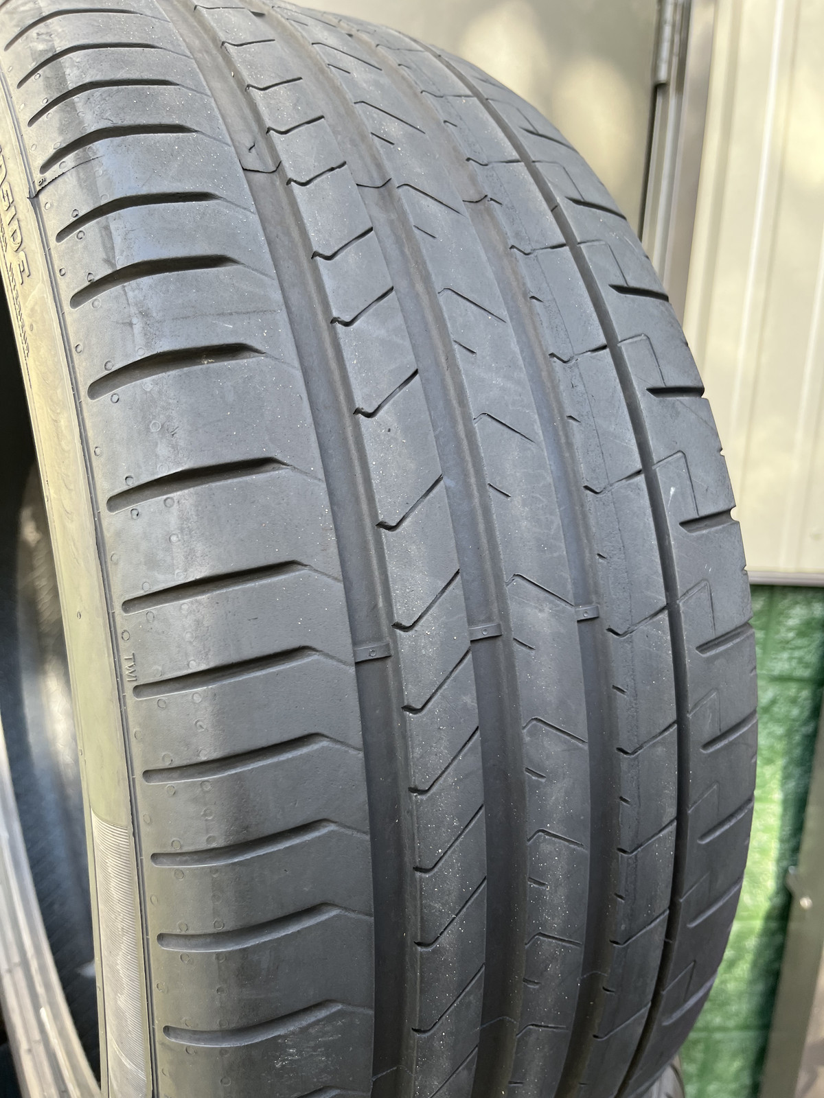 1 Tire Pirelli P Zero PZ4 J LR 265/40ZR22 106Y DOT.3923 6.75/32