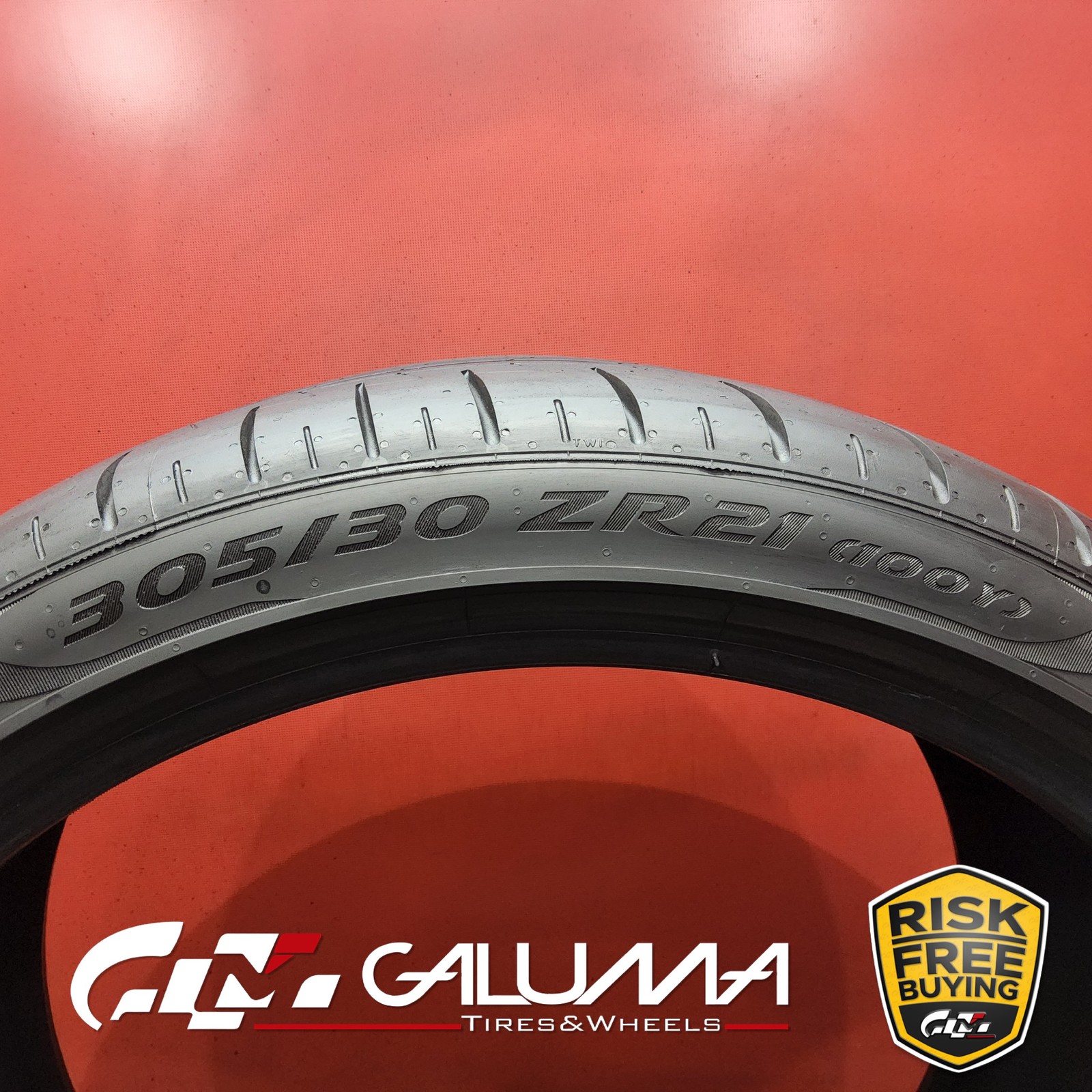 Set of 2 Tires LikeNEW Pirelli P Zero PZ4 NA1 305/30ZR21 305/30/21 3053021 92284