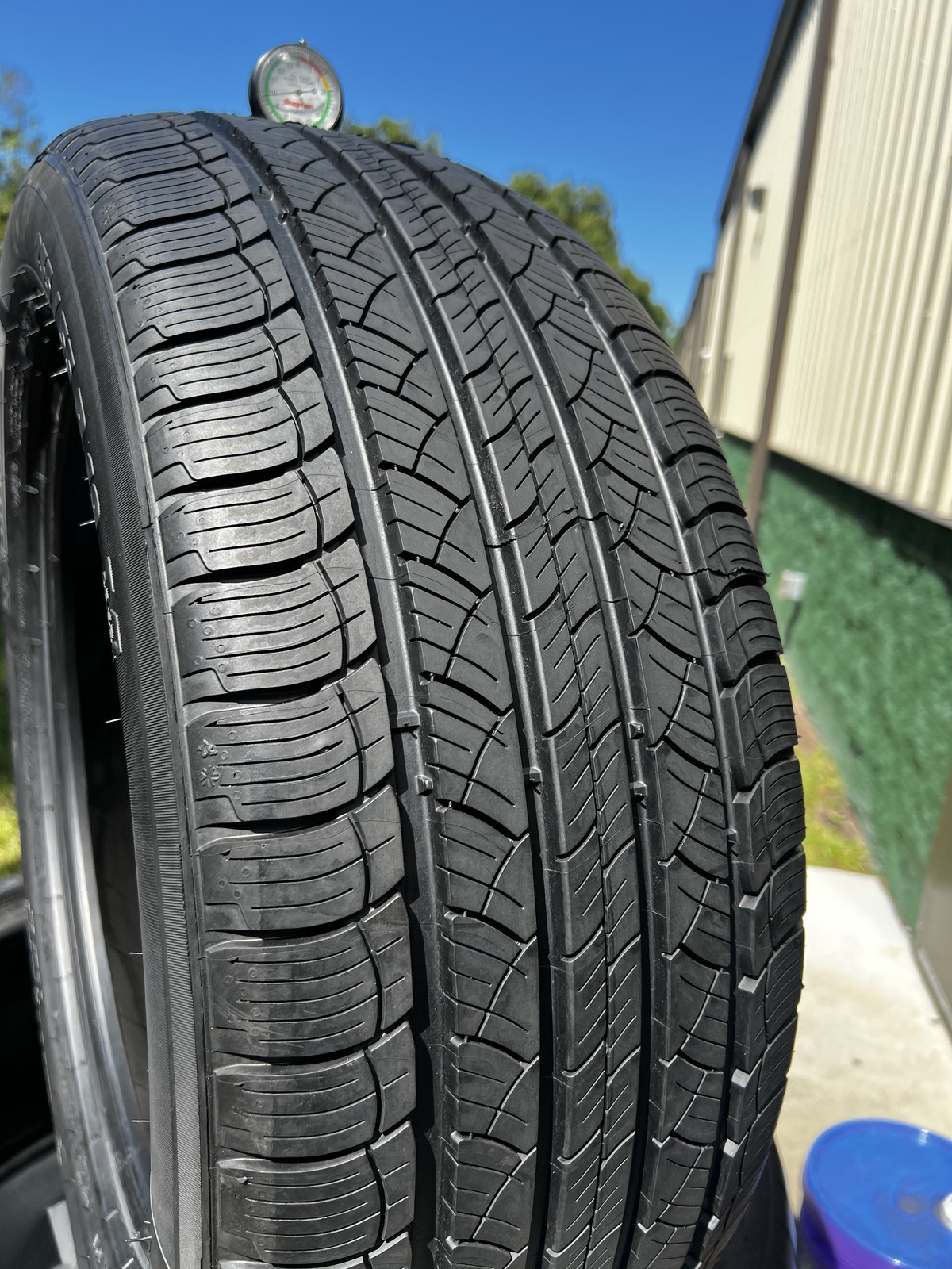 1 New Michelin Latitude Tour HP NO 235/55R19 101V DOT.4624 10/32 New