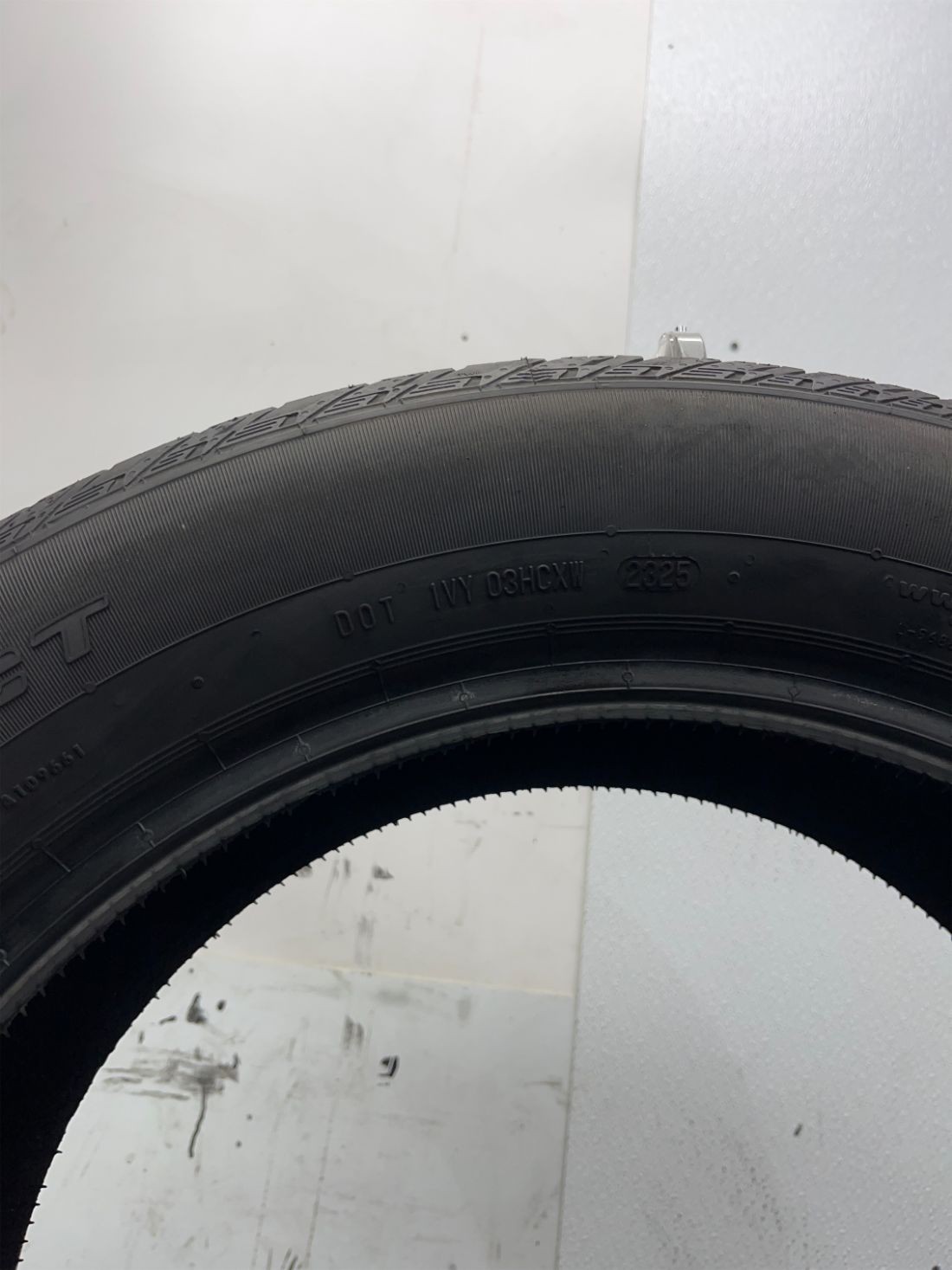 1 Used P235/55R19 Continental CrossContact LX Sport 101 H – 11/32