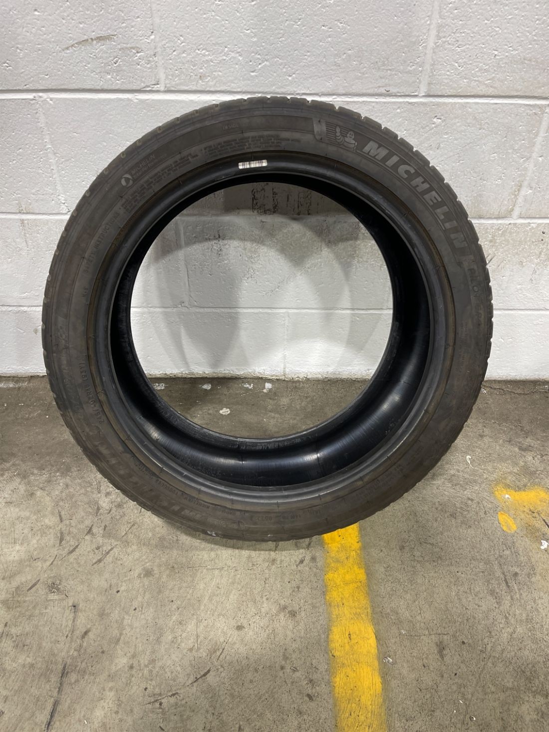 1x P245/40R18 Michelin Pilot Sport A/S 4ZP 8/32 93 Y Used Tire 2454018