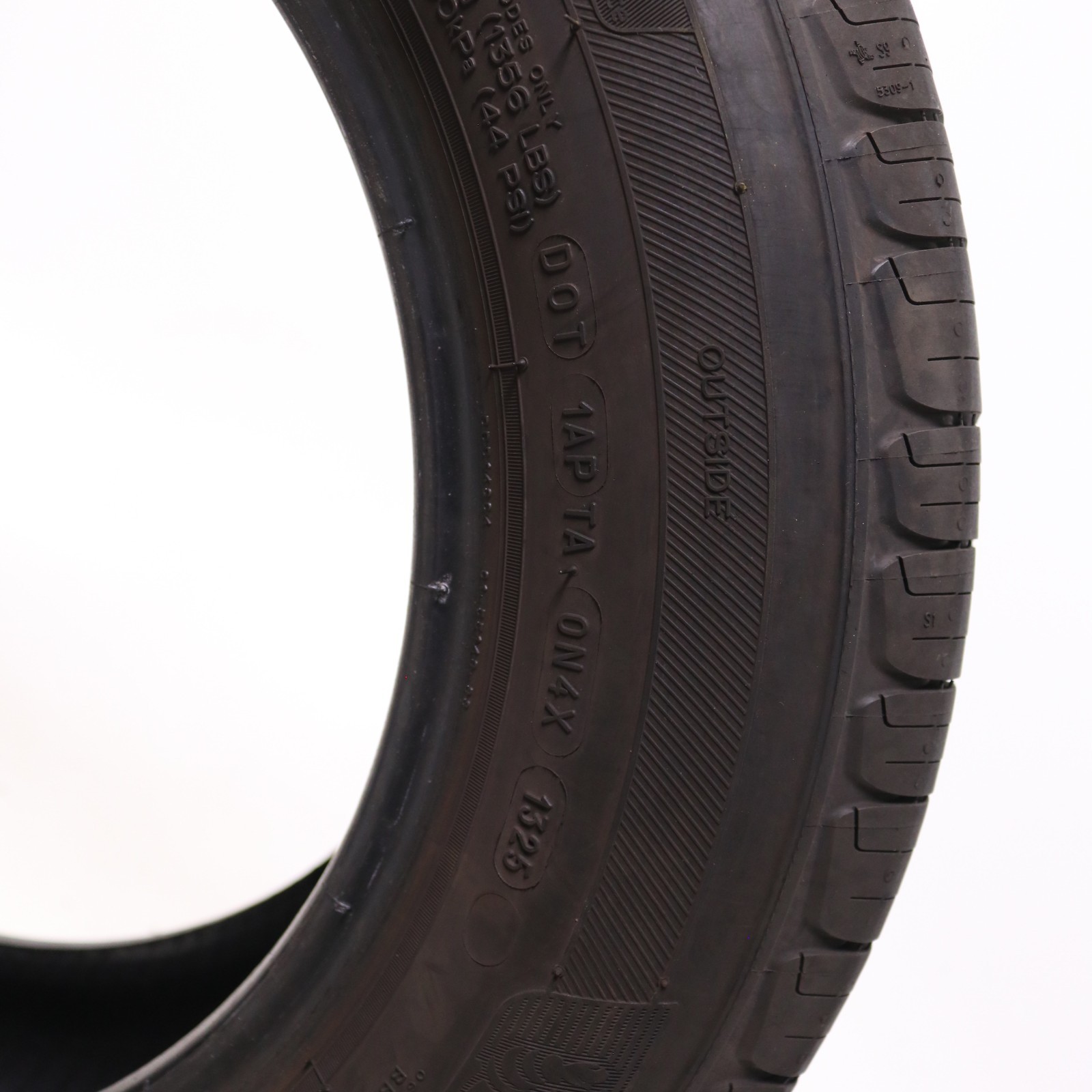 Set of 4 Used 195/65R15 Michelin Defender T+H – 91H – 8-9/32