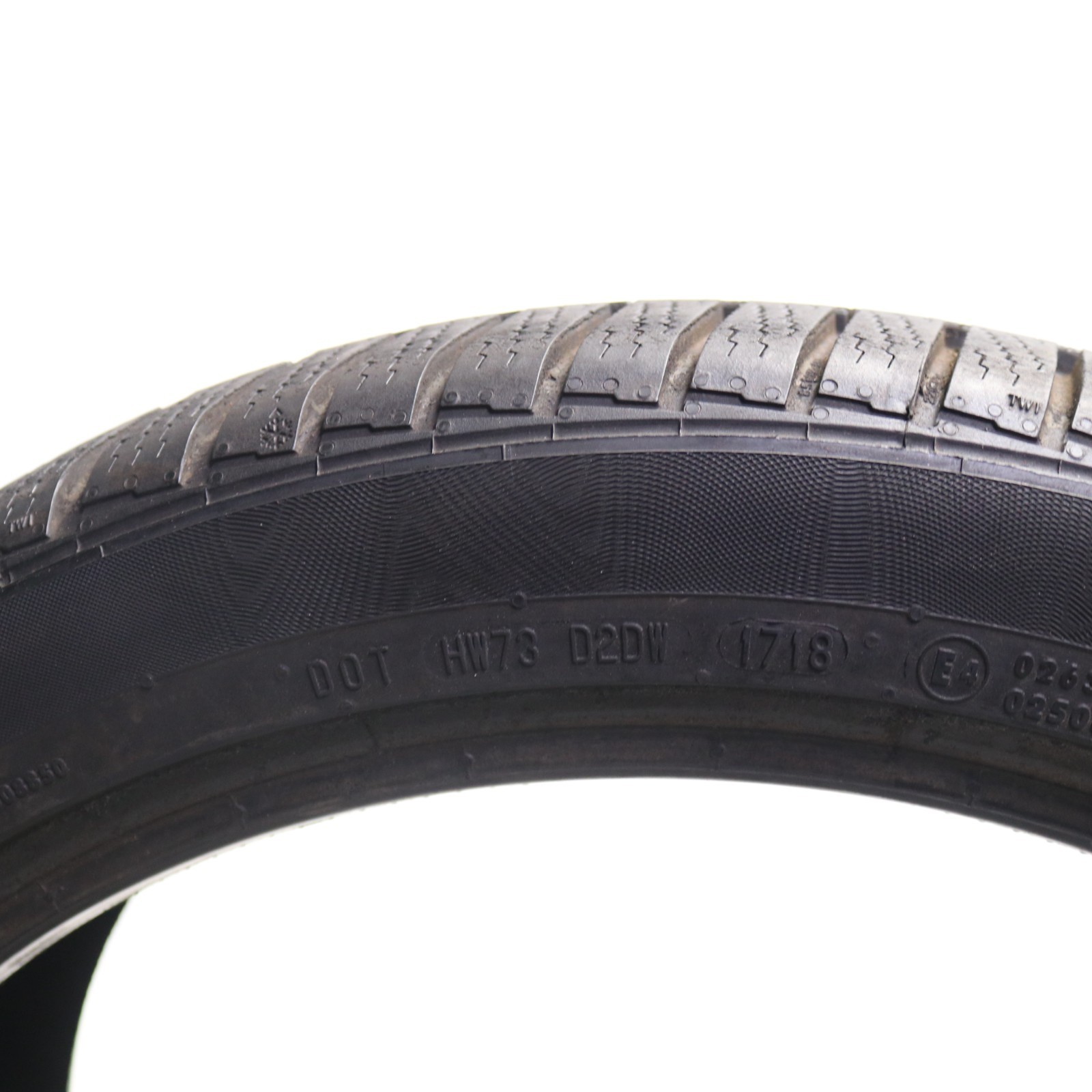 Used 255/40R20 Continental ContiWinterContact TS830P NO – 101V 9.5/32 No Repairs