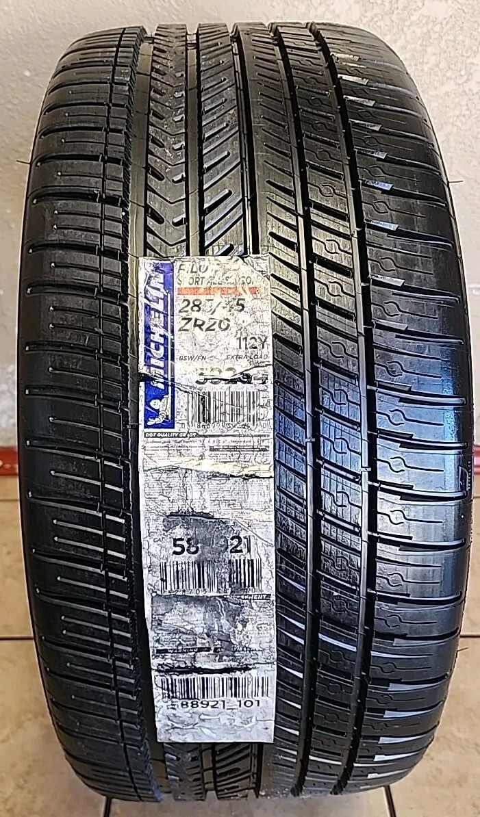 285/45ZR20 112Y Michelin Pilot Sport All Season 4 10/32 DOT 0124 2854520