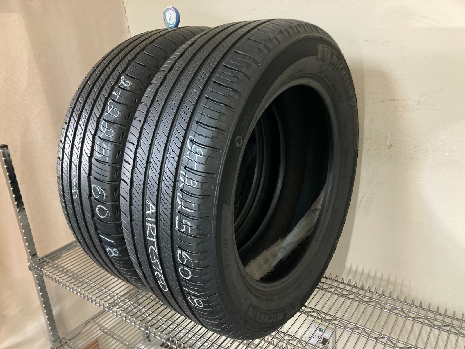 2 Tires 225 60 18 Michelin Primacy Tour A/S 100H (7.00-8.00/32 = 77-88% Tread)