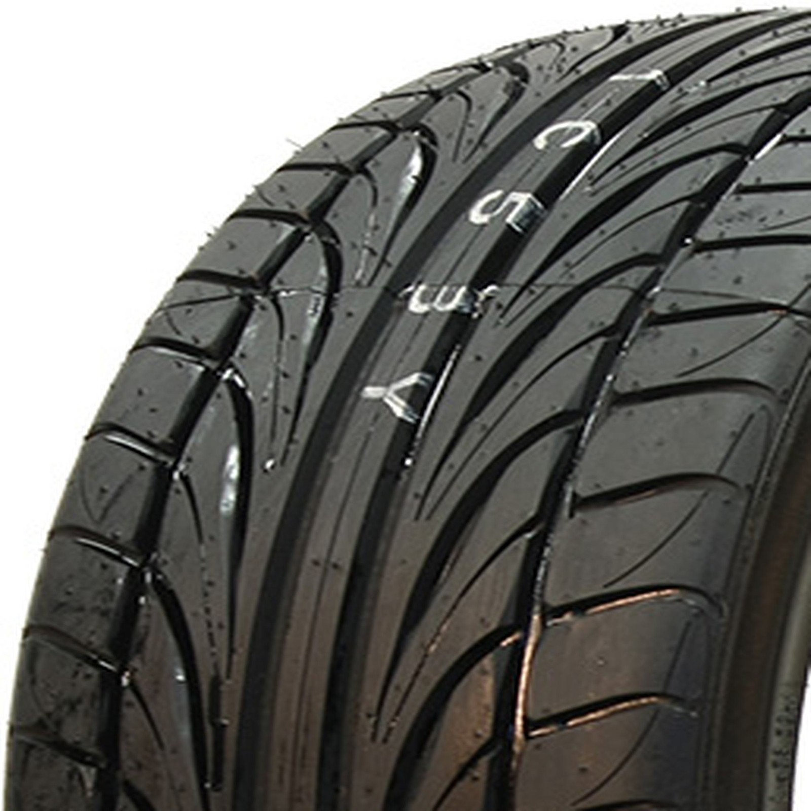 2 New Ohtsu Fp8000 – 255/40zr19 Tires 2554019 255 40 19