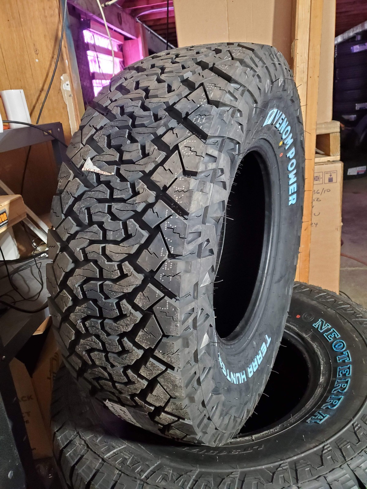 2 VENOM POWER TERRA HUNTER X/T2 BSW LT 265 75 16 123/120Q 10PLY RUGGED TERRAIN T