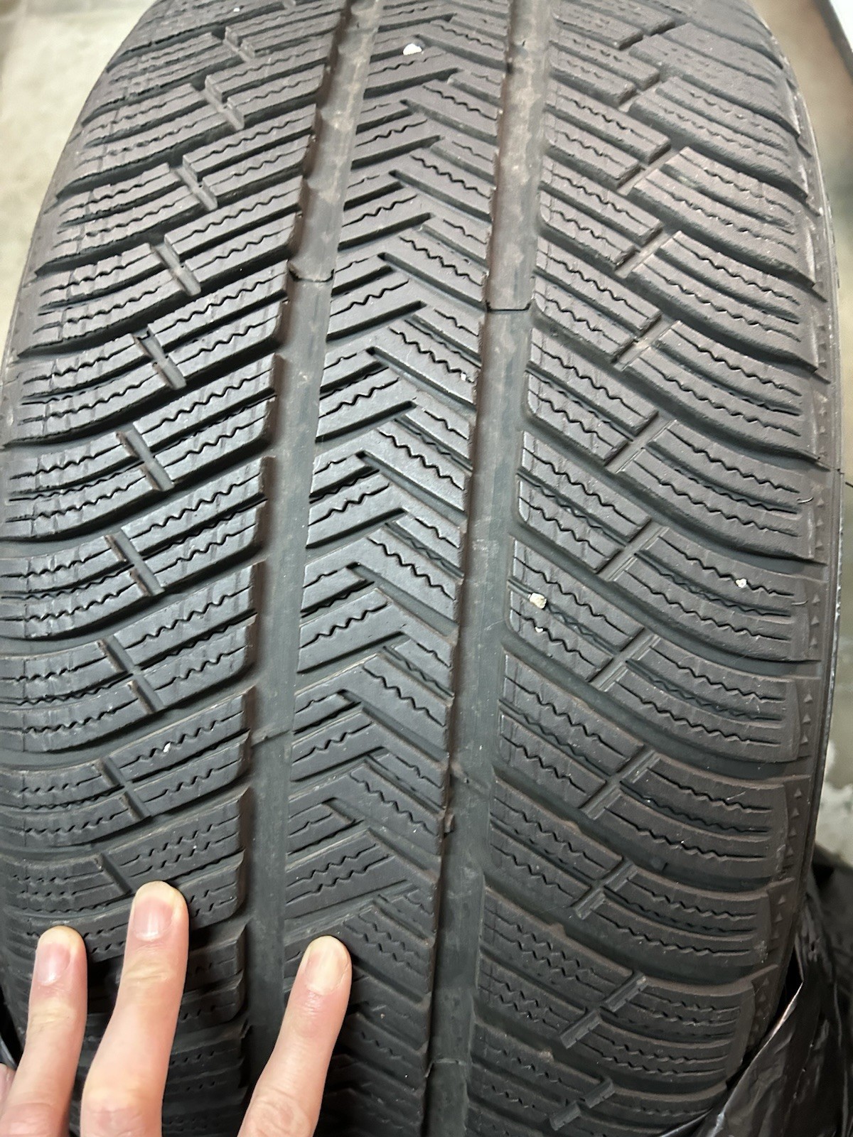 Michelin X-Ice Winter Tires (SUV Spec) (90% tread left) Size: 255/40R20Y 101V