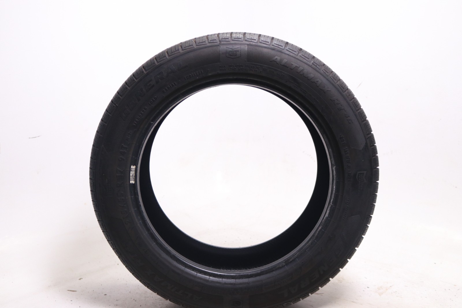 Set of 4 Used 215/55R17 General Altimax RT45 – 94T – 9-10/32 No Repairs