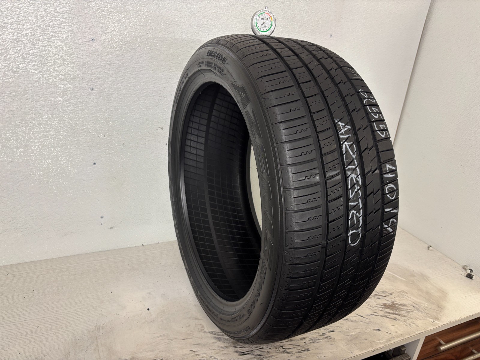 1 Tire 255 40 19 Falken Azenis FK460 A/S (80% Tread Left) NO REPAIRS 100Y