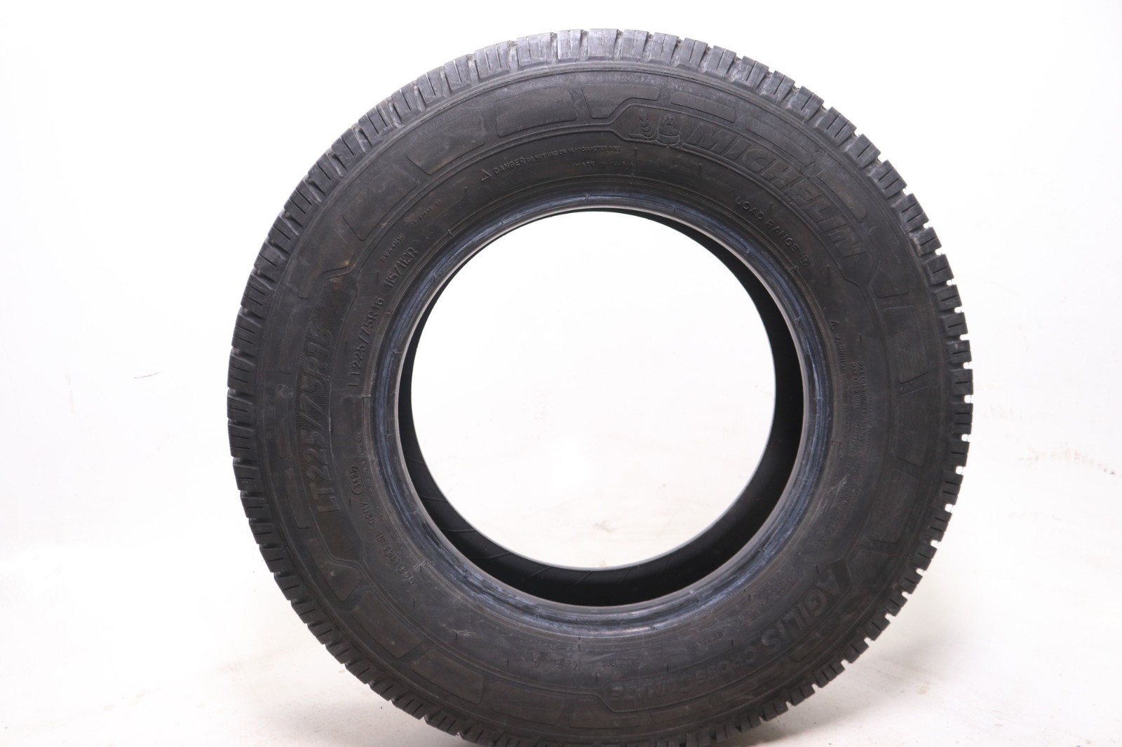 Set of 4 Used LT 225/75R16 Michelin Agilis CrossClimate – 115/112R – 6-7/32
