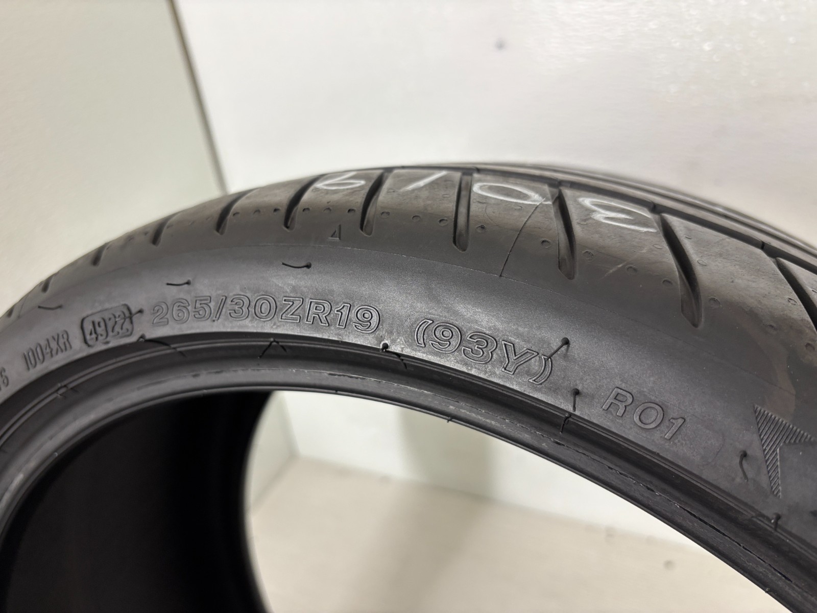 1 Tire 265 30 19 Bridgestone Potenza Sport R01 Enliten 93Y (6.95/32 = 99% Tread)