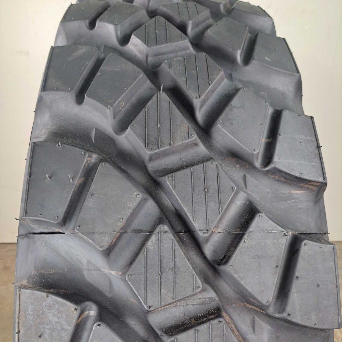 16.00R20 Goodyear AT/2A *NEW*