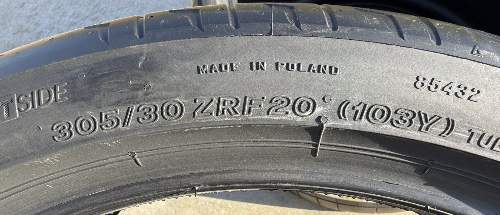 Set of TWO BRAND NEW 305/30ZR20 (103Y) Bridgestone Potenza Sport RFT Tires
