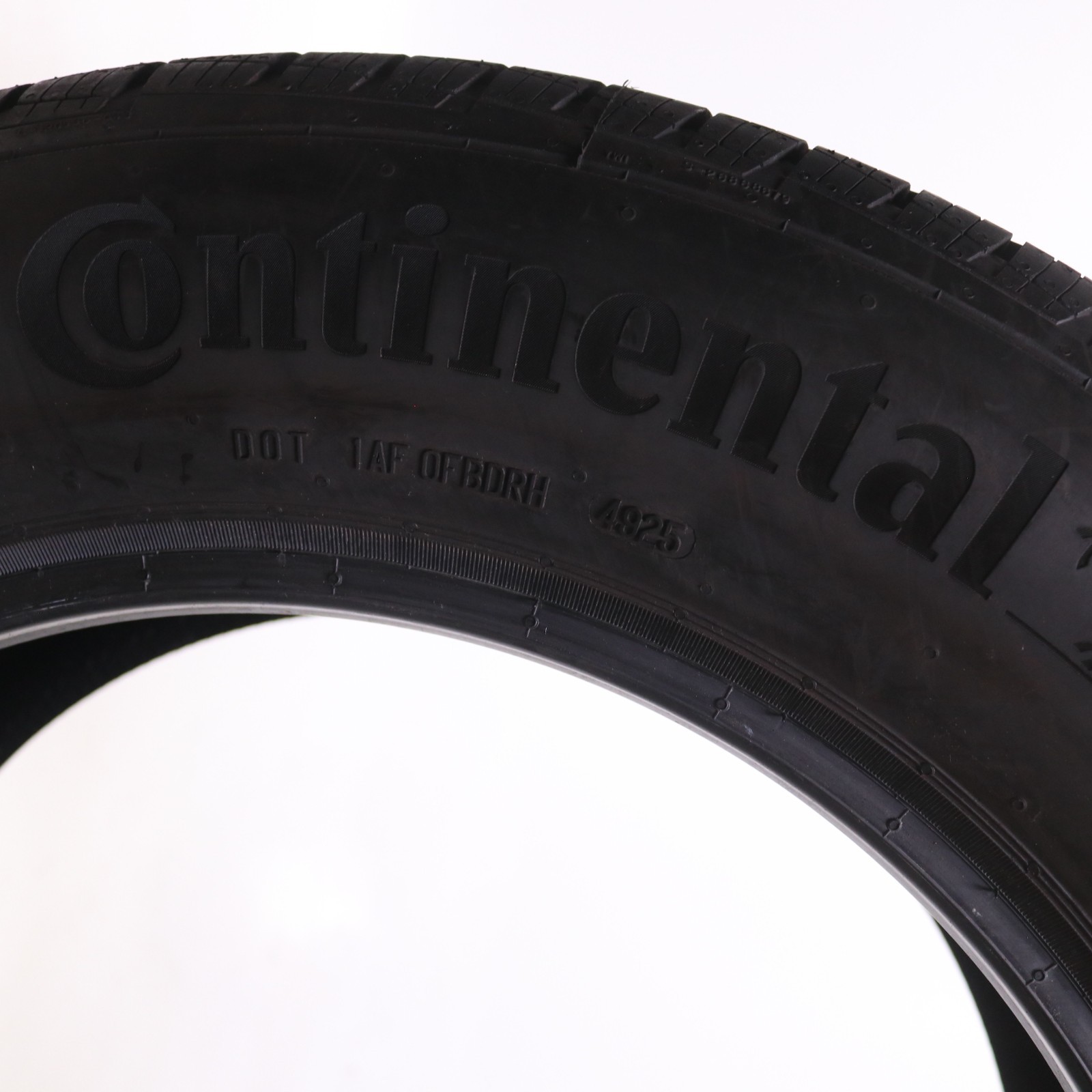 Set of 2 Used 235/60R18 Continental ProContact GX MO – 103H – 9-10/32