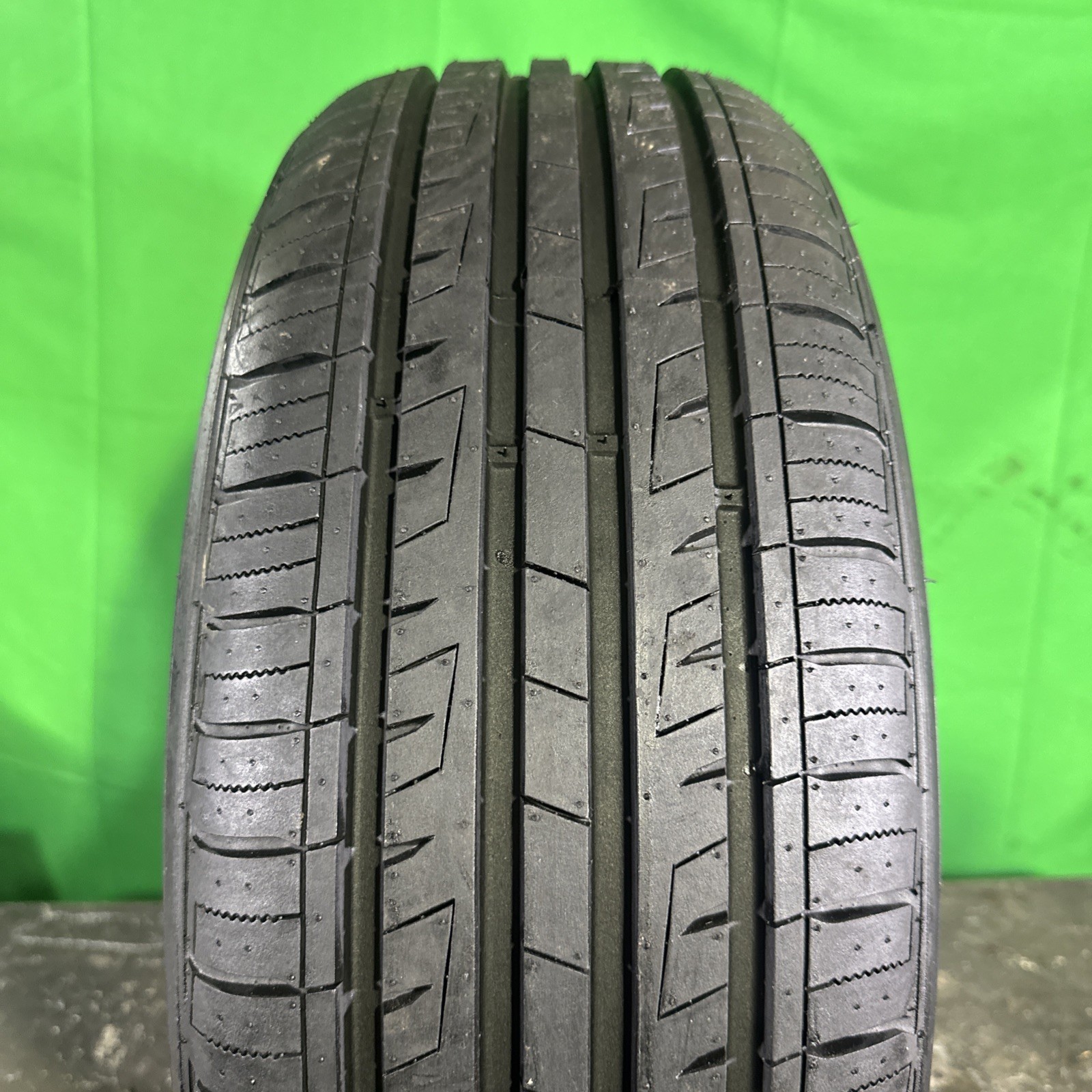 Single,Used-215/60R16 Lexani LX-TR-203 95V 9/32 DOT 2724