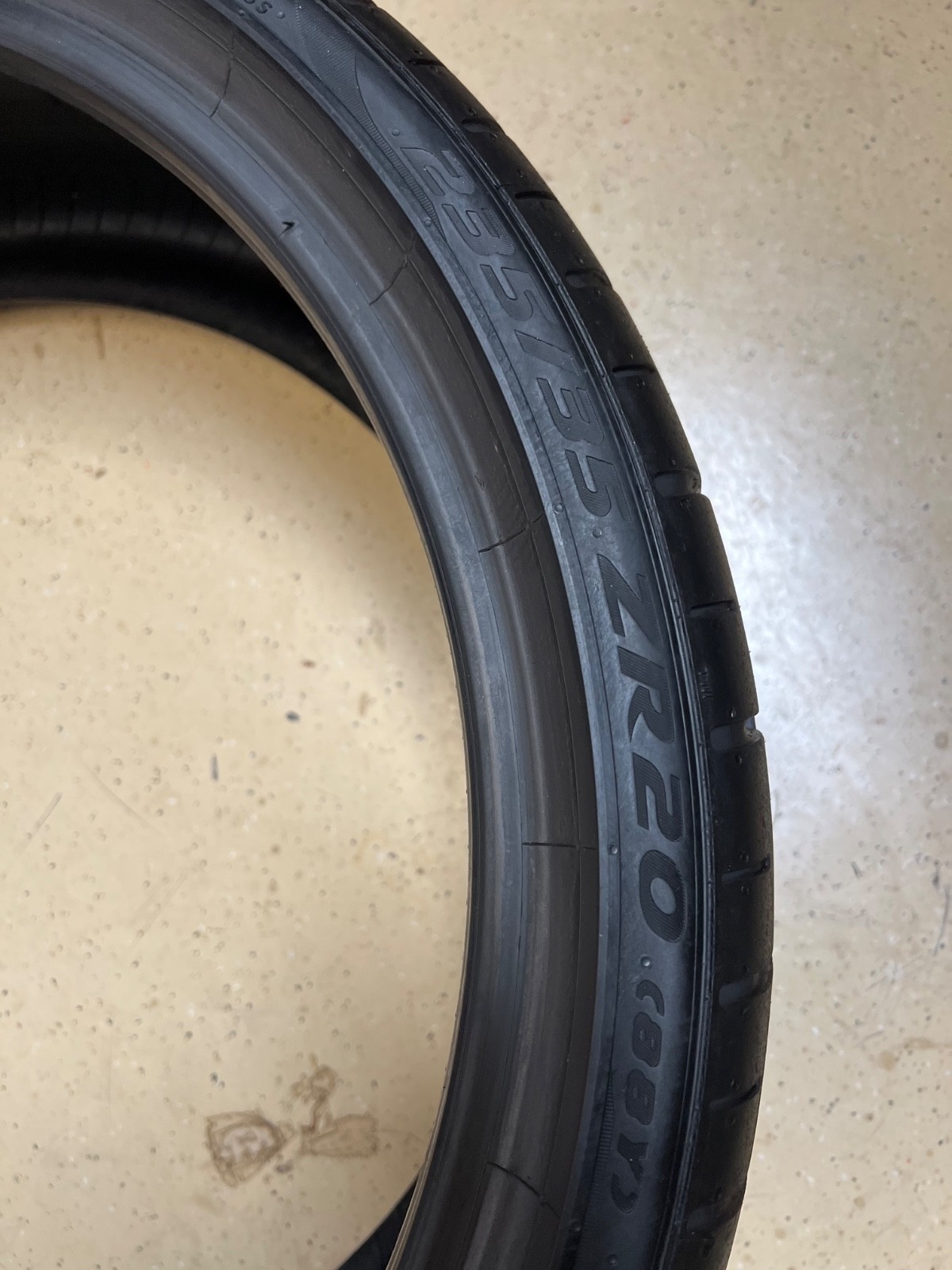 1 – TAKEOFF 235/35ZR20 (88Y) Pirelli P Zero PZ4 (N1) Porsche OEM – 3035