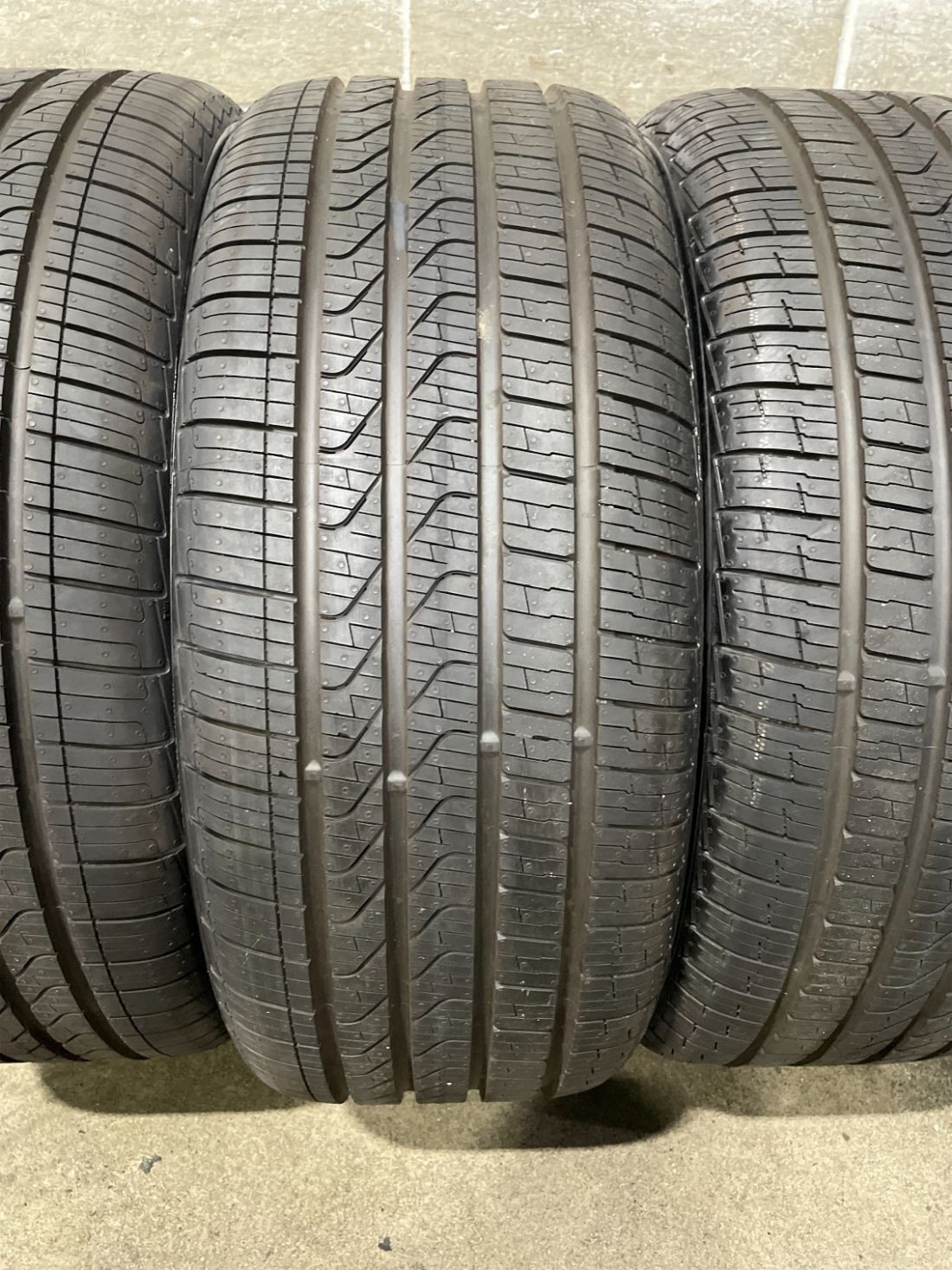 4x P225/40R19 Pirelli Cinturato P7 A/S RSC Run Flat 8/32 93 H Used Tires 2254019