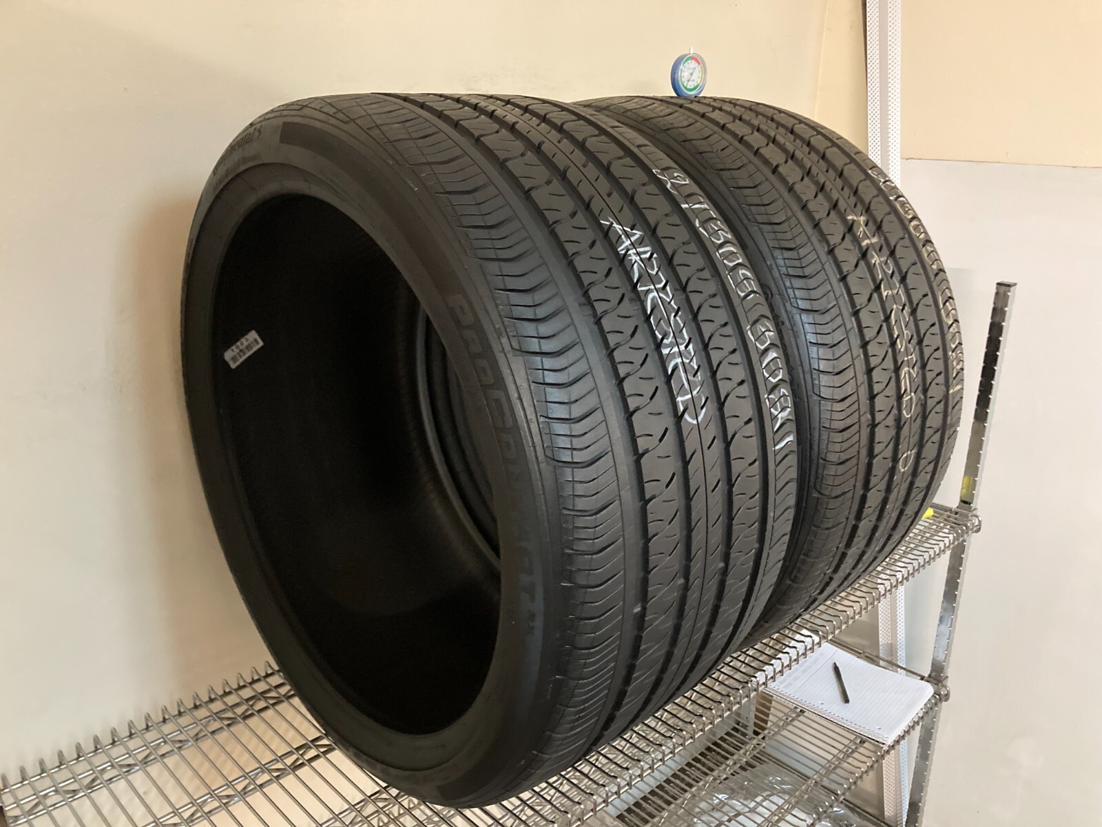 2 Tires 305 30 21 Continental ProContact RX NF0 (7.00-8.00/32= 77-88% Tread)