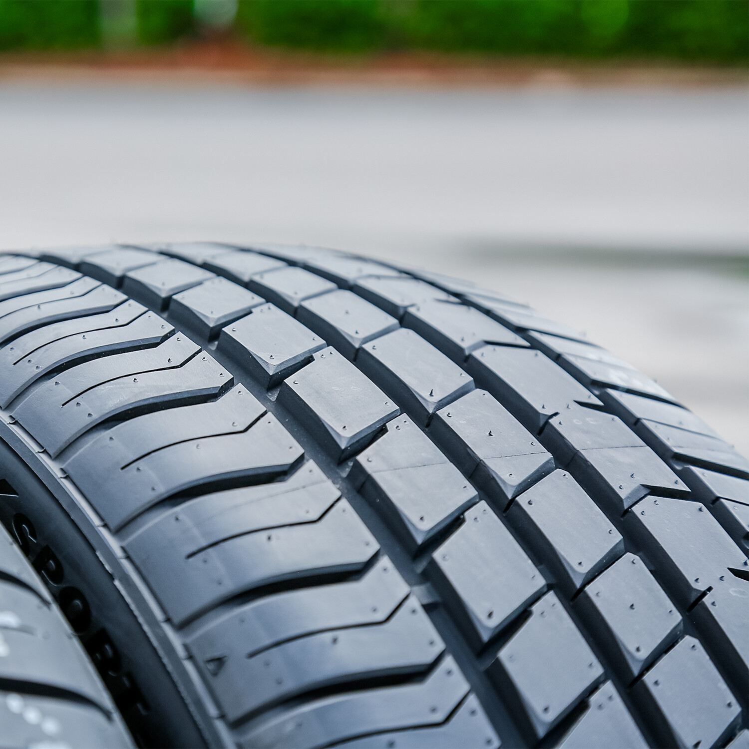 4 Tires Atlander Xsport-86 235/45ZR18 235/45R18 98W XL High Performance