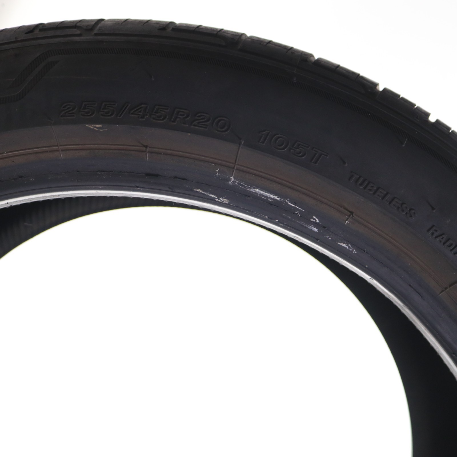 Set of 2 Used 255/45R20 Bridgestone Alenza Sport A/S AO + – 105T – 6.5-7/32