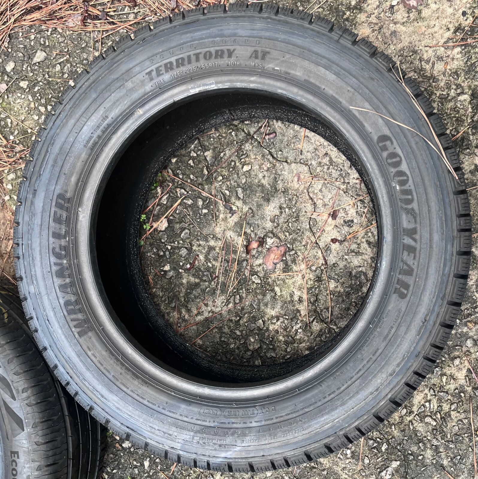 New GOODYEAR WRANGLER TERRITORY AT 225/55R17 101/H 400 B B TIRE