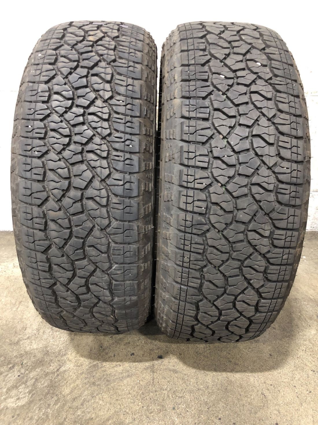 2x P275/60R20 Goodyear Wrangler Ultra Terrain AT 9/32 115 S Used Tires 2756020