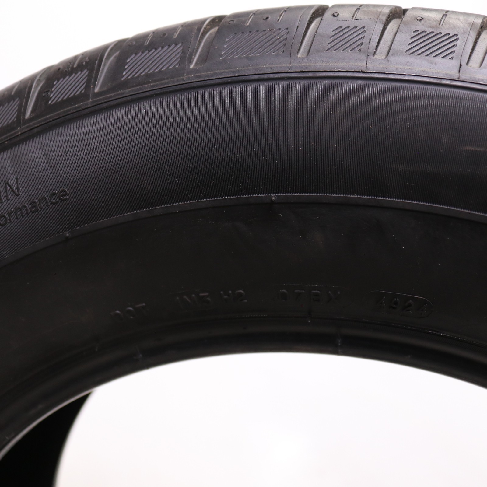 Set of 4 Used 235/65R17 Michelin Primacy A/S – 104H – 7-7.5/32