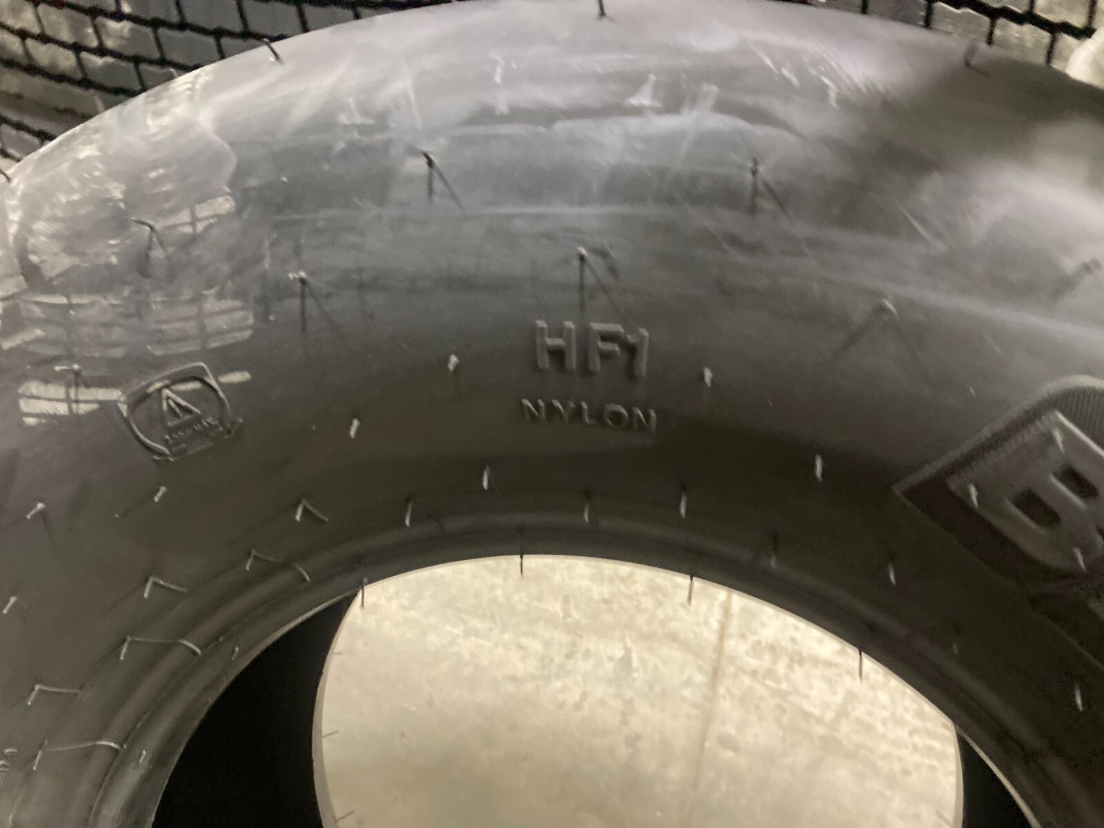 New Tire 31 13.50 15 BKT Rib Implement 12 ply Tubeless HF1 Baler 31×13.50-15