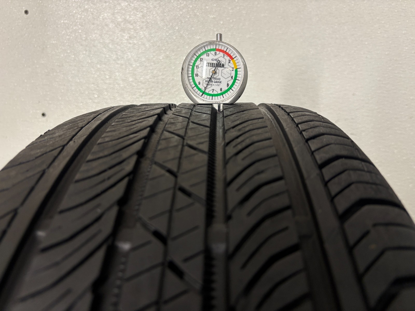 1 Tire 225 50 18 Continental ProContact TX RFT (7.00-8.00/32=77-88% Tread)