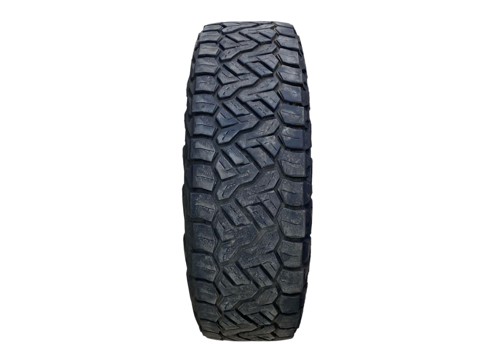 (A) NITTO RECON GRAPPLER 37×11.50R20 TIRE 11/32NDS TREAD DEPTH DATE CODE 2724