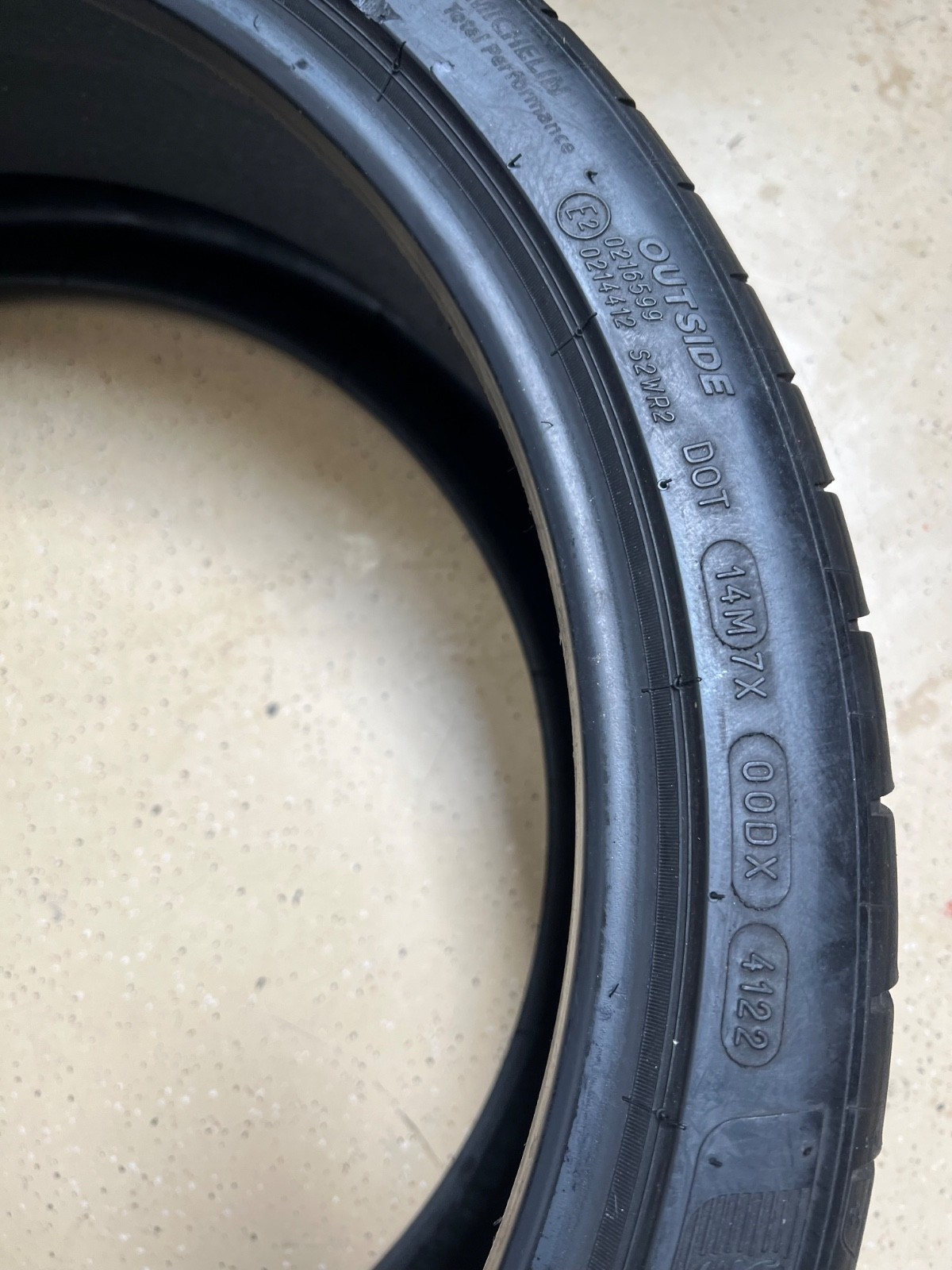 2 – NICE 235/35ZR20 XL (92Y) Michelin Pilot Sport 4 S Acoustic (T0) Tesla – 5026
